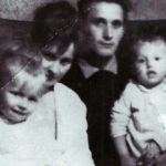 Stefania i Henryk Pietrusińscy z dziećmi.