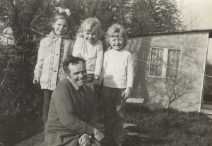 Józef Wincewicz z wnuczkami
